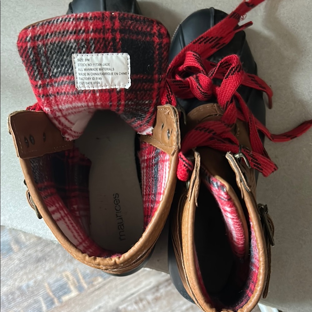 Maurices Tan and Black Duck Boots with Red Laces - Picture 6 of 6